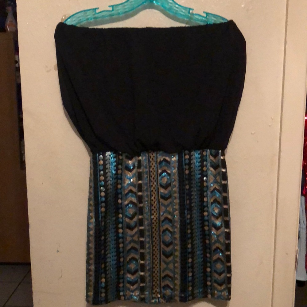 Sleeveless black dress